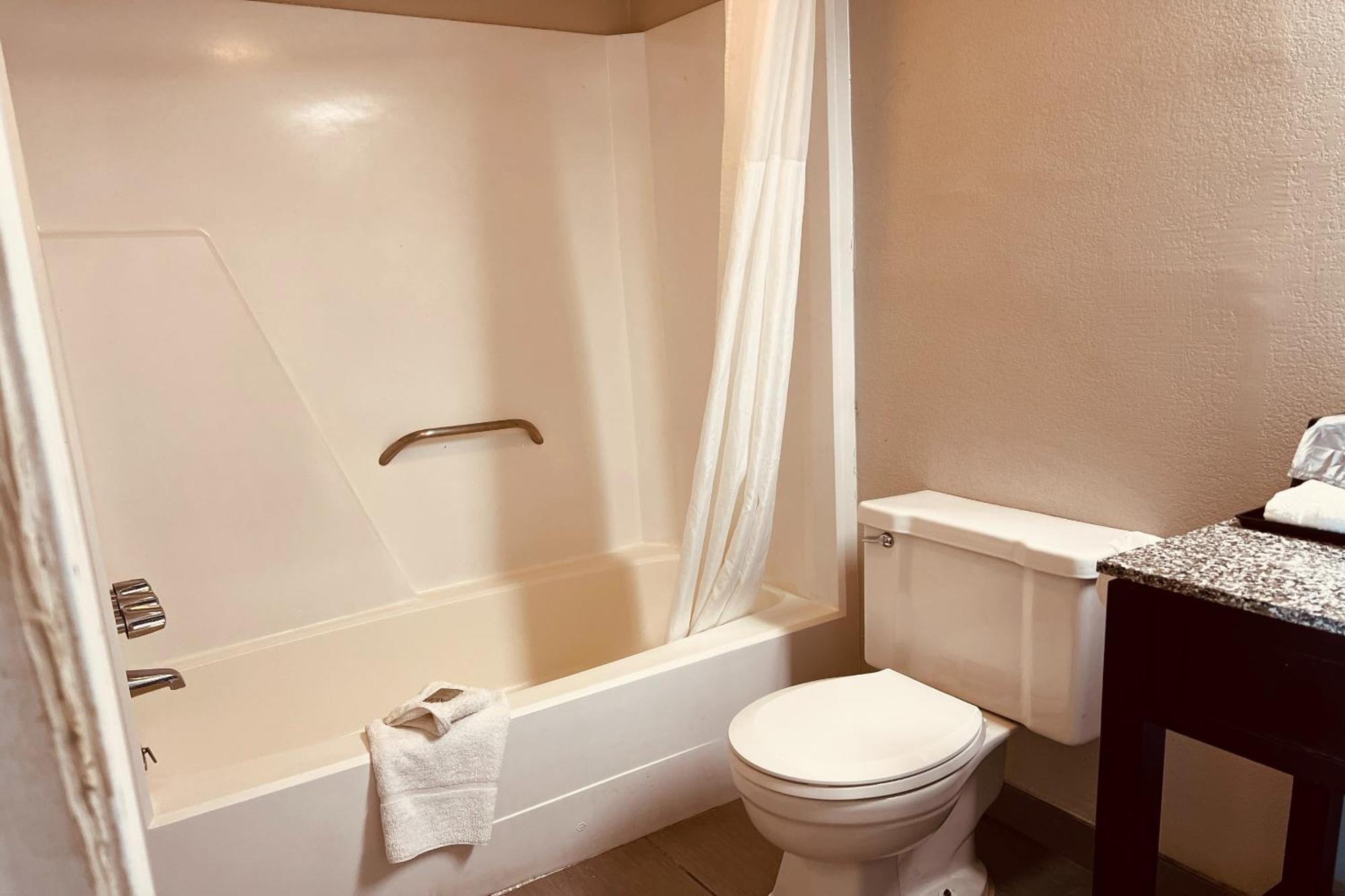 Cambridge Inn Оклахома Сити Екстериор снимка